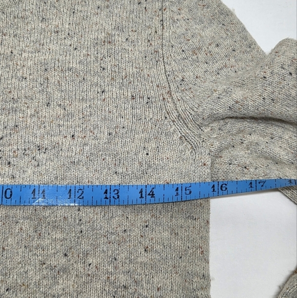 H & M Sweater - Picture 5 of 6